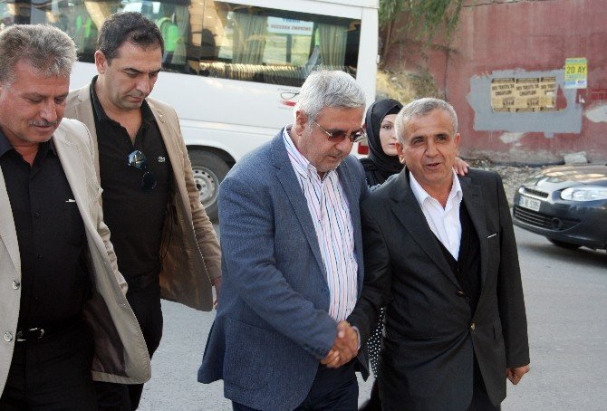 Ak Partili Metiner: "Yanlış Bir Karar, Ama Hayırlı Olsun”