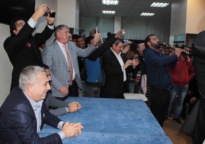 Ak Partili Metin Külünk: “Romanlar Bu Ülkenin Ayrılmaz Parçasıdır”