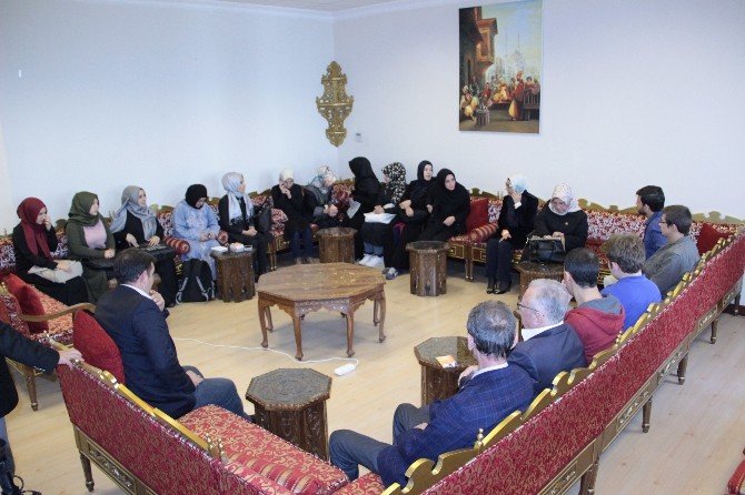 Ak Parti Milletvekili Ravza Kavakçı Kan, Üniversite Öğrencileriyle Buluştu