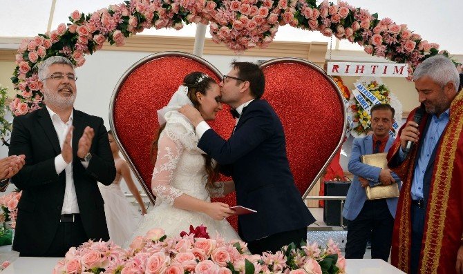 Ak Parti Ordu Milletvekili Çanak’ın Danışmanı Erhan Uyaroğlu Dünya Evine Girdi