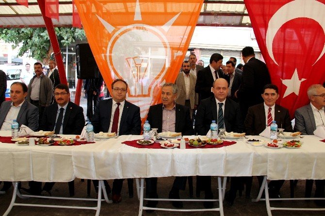 Arınç, Bahçeli’nin ‘Hayır’ Söylemlerini Ti’ye Aldı