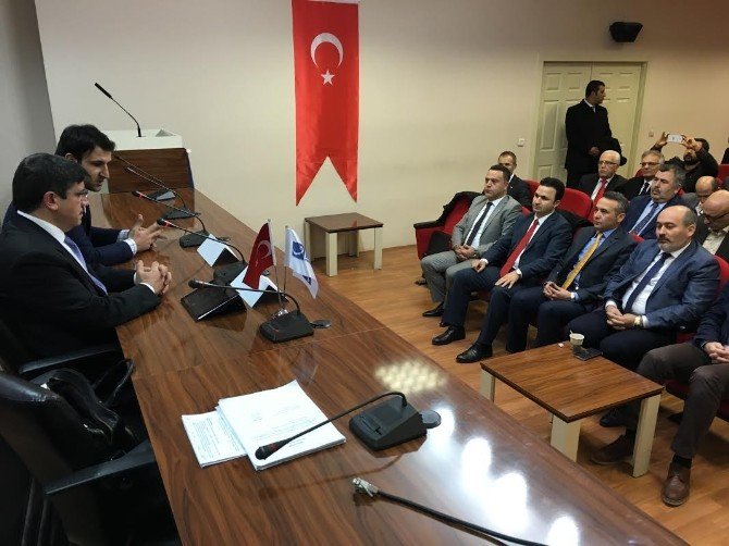 Ak Partili Yasin Aktay: "Musul Petrolü Şuanda Esed’in Savaşını Finanse Ediyor"