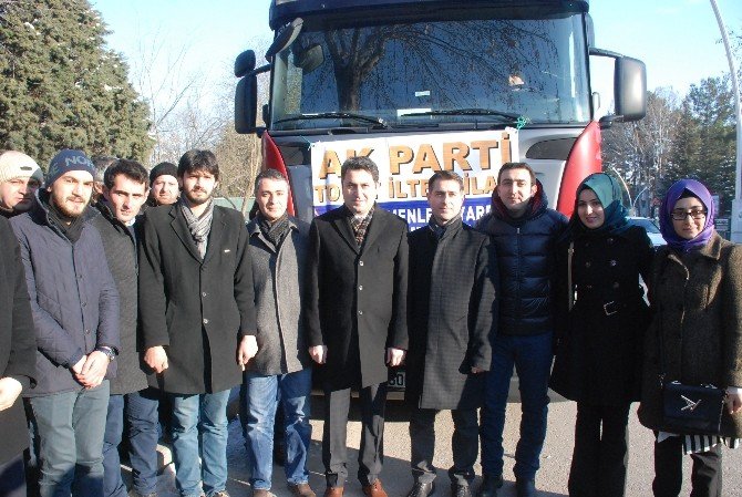 Tokat’tan Bayır Bucak Türkmenlerine 8 Tır Yardım
