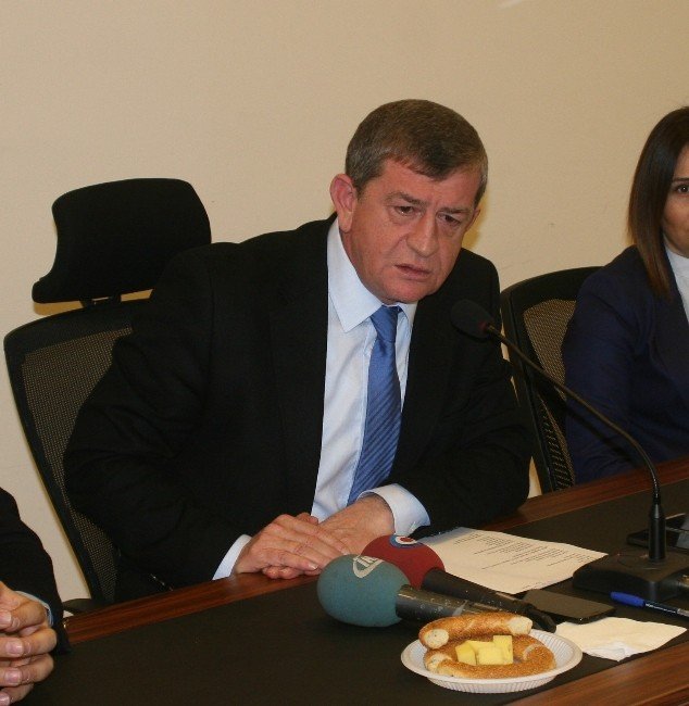 Ak Parti İl Başkanı Haydar Revi Basın Toplantısı Düzenledi