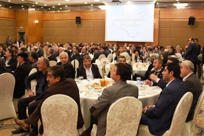 Eski Başbakan Yardımcısı Babacan Van’da