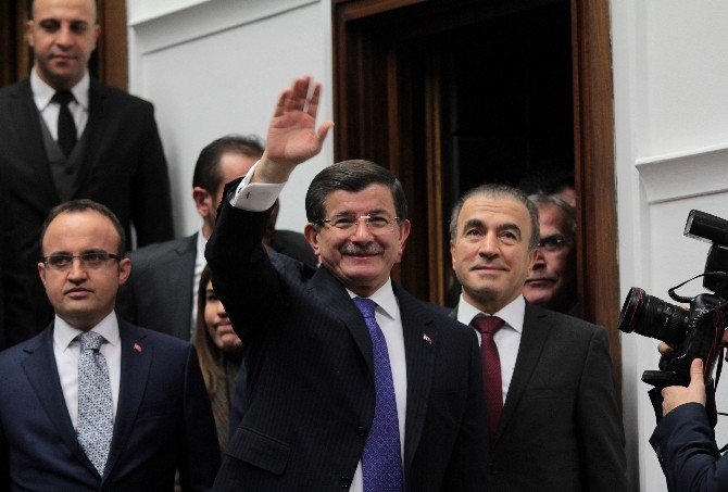 2016 Yılının İlk Ak Parti Grup Toplantısı’nda ’Yeni Anayasa’ Vurgusu
