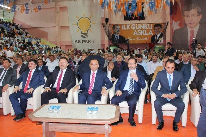 Ak Parti Genel Başkan Yardımcısı Bozdağ, "Türkiye’de Yönetebilecekleri Hükümetler İstiyorlar"