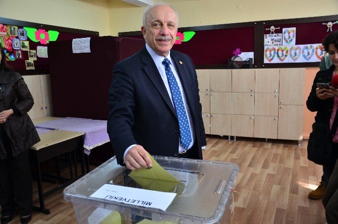 Zonguldak’ta Siyasiler Oy Kullandı