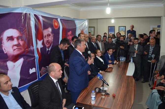 Seçim Zaferini Vekillerle Birlikte Kutladılar