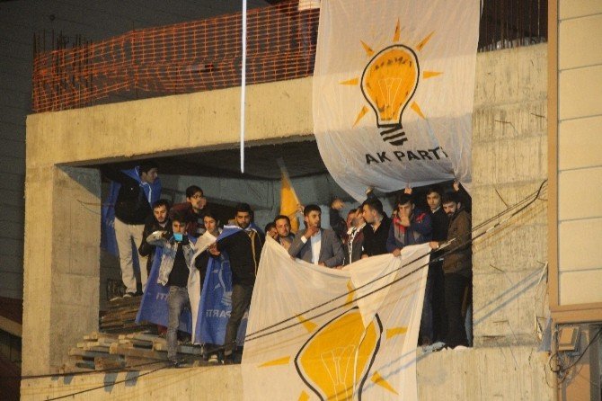 Sakarya’da Seçim Sonuçları Ak Partilileri Sokağa Döktü