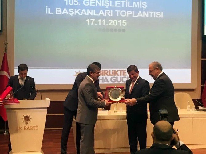 Başbakan Davutoğlu’ndan Adıyaman’a 4 Plaket