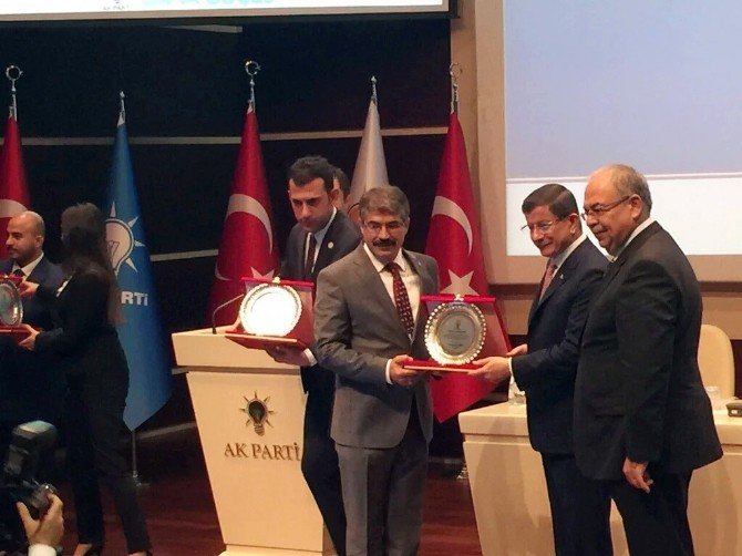 Başbakan Davutoğlu’ndan Adıyaman’a 4 Plaket