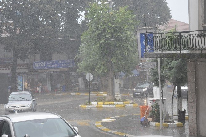 Akçakoca’da Yaz Yağmuru Etkili Oldu