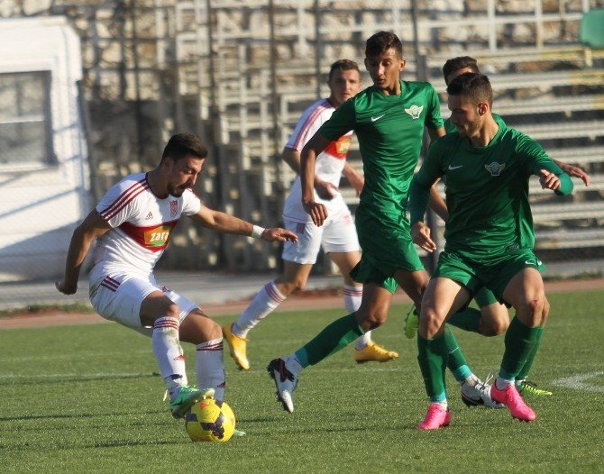 Akhisarlı Gençler, Sivasspor’a Direnemedi