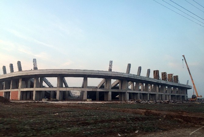 Akhisar Belediyesi Stadyum İnşaatı Sözleşmesini Feshetti