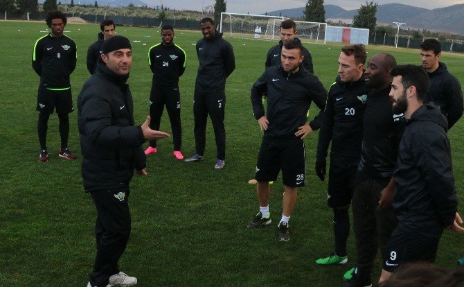 Akhisar Belediyespor’da Lualua Takım Arkadaşlarına Veda Etti