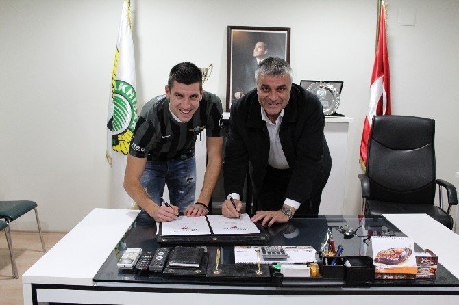 Akhisar Belediyespor’a Sırbistan’dan Kanat Oyuncusu