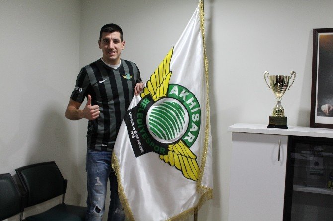 Akhisar Belediyespor’a Sırbistan’dan Kanat Oyuncusu