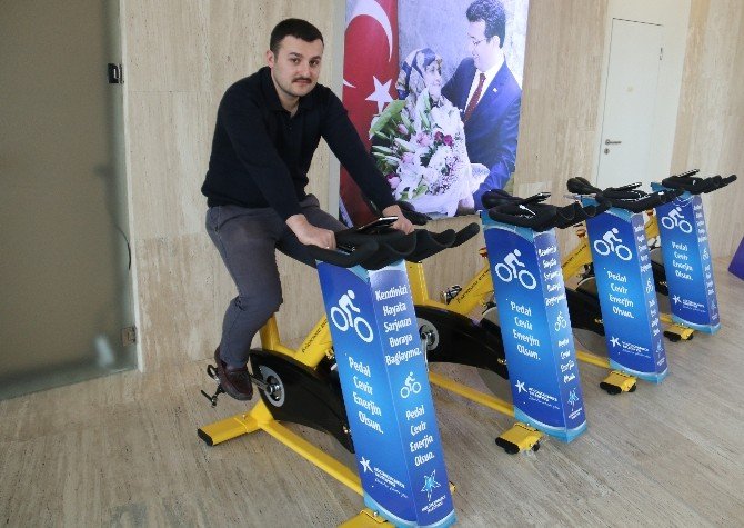 Küçükçekmece’de Akıllı Telefonları Bisikletler Şarj Ediyor