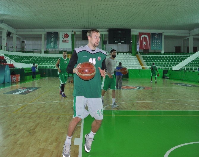 Yeşilgiresun Belediyespor, Darüşşafaka Deplasmanına Hazırlanıyor