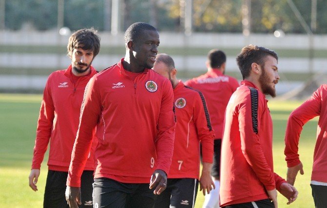 Alanyaspor, Adanaspor Maçı Hazırlıklarını Sürdürüyor