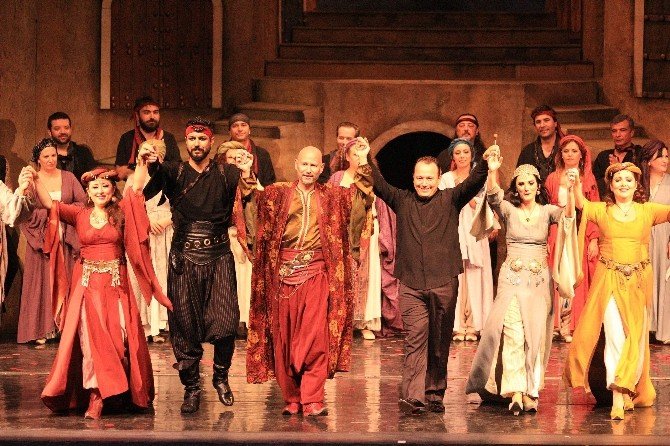 Ali Baba Ve 40" Operası Sezonu Açtı