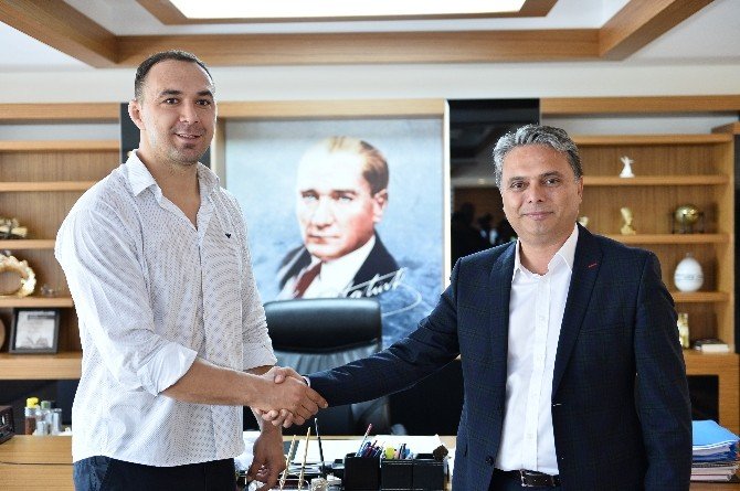 Ali Gürbüz, Muratpaşa Belediyespor’la Anlaştı