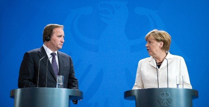 Merkel: “Ortak Avrupa İltica Sistemi Kağıt Üzerinde Kalmamalı”
