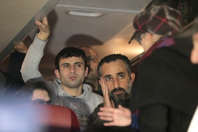 Belediye Başkanı, Merkel’e Bir Otobüs Dolusu Mülteci Gönderdi