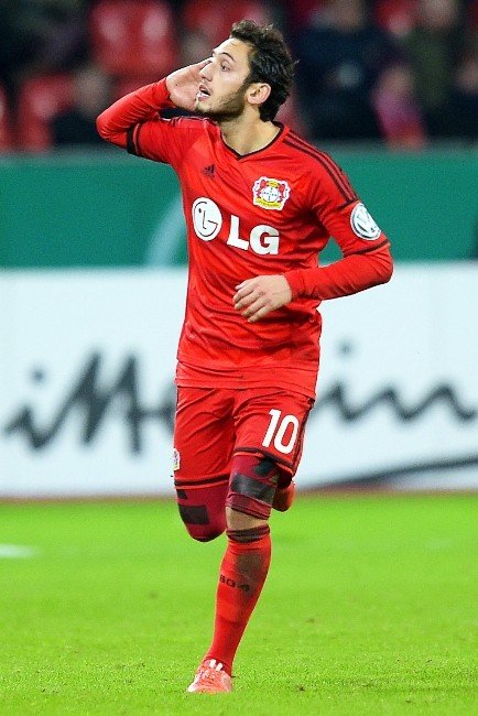 Çalhanoğlu, En İyi Çıkış Yapan Futbolcu Oldu