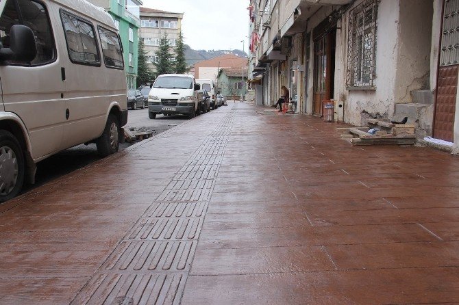 Altınordu’da Kaldırımlar Yenileniyor