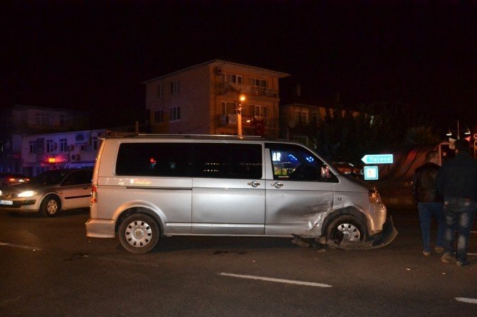 Altınova’da Trafik Kazası: Bir Yaralı