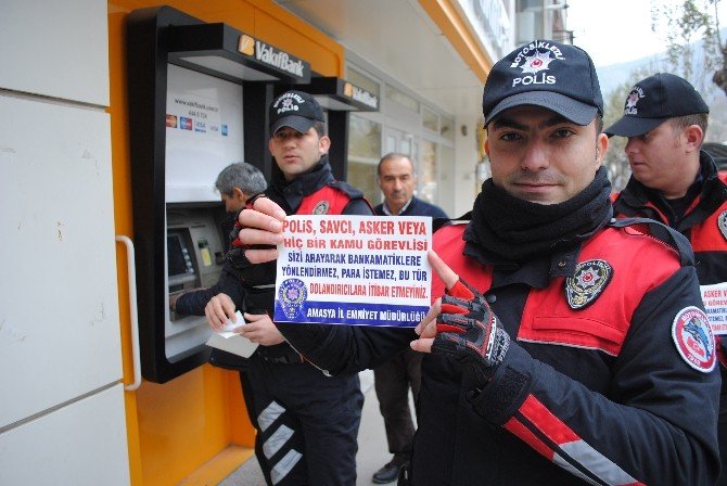Polis Atm’lere Broşür Astı