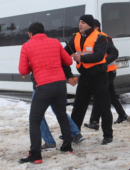 Maçtan Önce Taraftarlar Kavga Etti