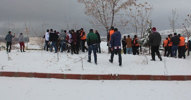Maçtan Önce Taraftarlar Kavga Etti