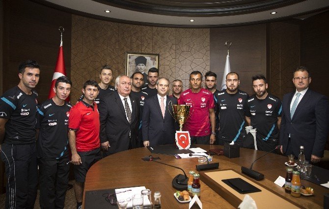 Ampute Milli Takımı’ndan Bakan Çağatay Kılıç’a Ziyaret