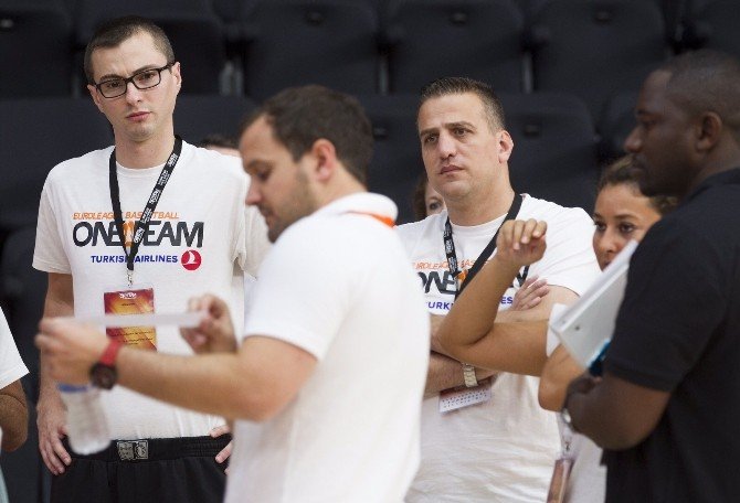 Anadolu Efes Spor, Euroleague One Team Çalışma Grubu’na Katıldı