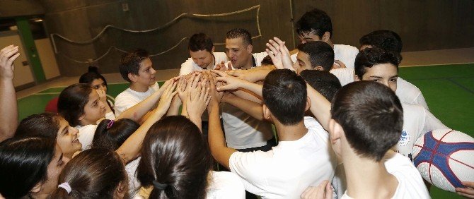 Anadolu Efes, "One Team" Projesi’nde Öğrencilerin Gelecek Planlarına Yön Verdi