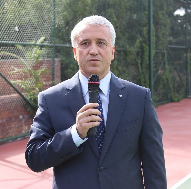 Genç Sporculara Belgeleri Verildi