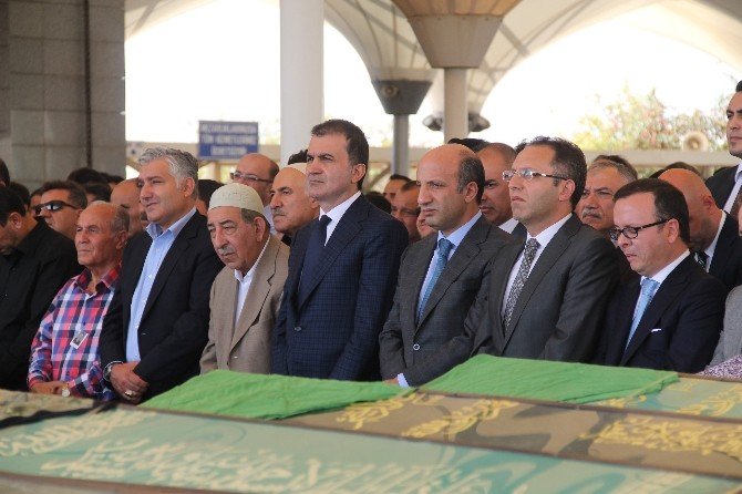 Otobüs Kazasında Hayatını Kaybeden Vatandaşlar İçin Cenaze Namazı Kılındı