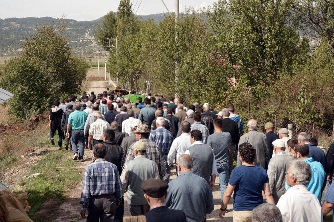 Ankara’daki Saldırıda Hayatını Kaybeden Akman Toprağa Verildi