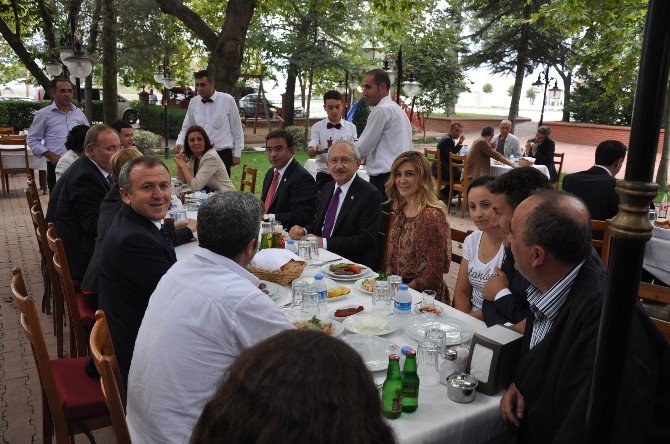 Gencin Elleri Titreyince Selfıe’yi Kılıçdaroğlu Çekti