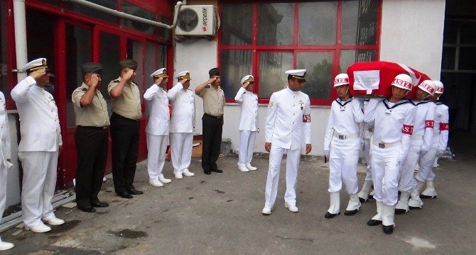 Denizde Kalp Krizi Geçiren Asker İçin Tören Düzenlendi