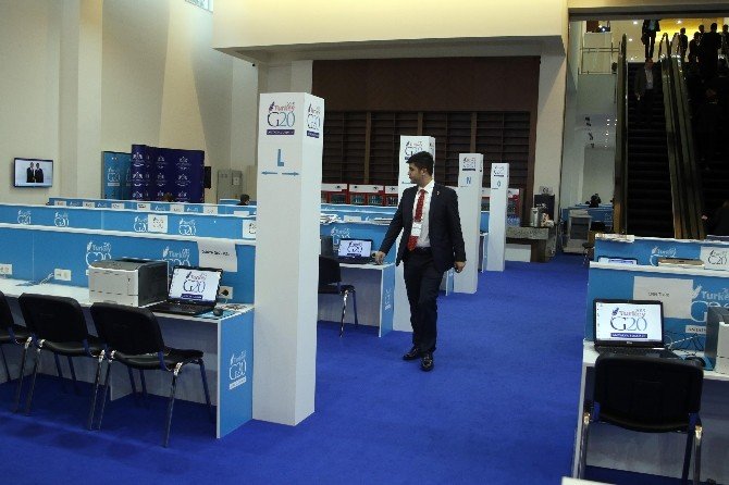 Liderlerin Toplantı Yapacağı Salonlarda Bomba Araması