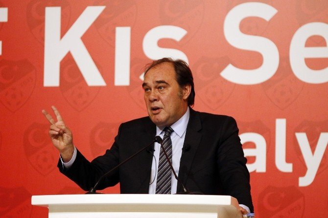 Demirören: "Türk Futboluna İhanettir, Ayıptır"