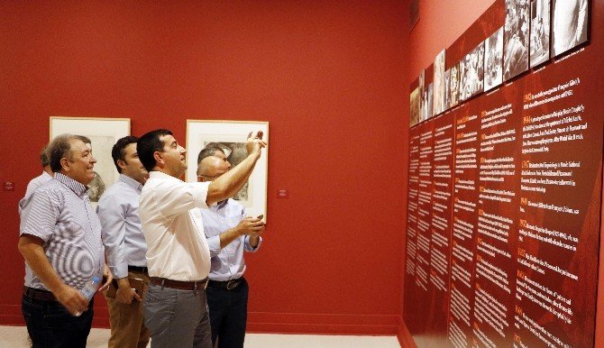 Aks’de Picasso Ve Ara Güler Sergisi Açıldı
