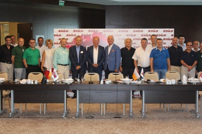 Gencer: "Samuel Eto’o Futboldan Öte, Bir Proje Transferi"