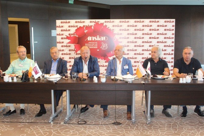 Gencer: "Samuel Eto’o Futboldan Öte, Bir Proje Transferi"