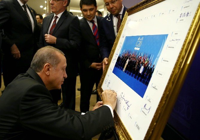 G20 Liderleri Aile Fotoğrafını İmzaladı