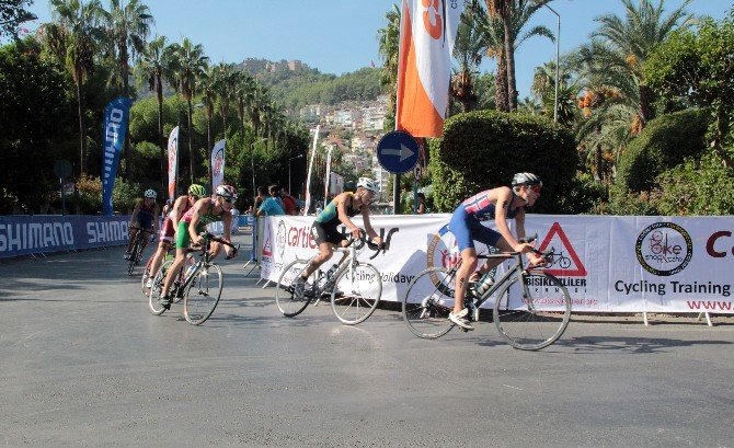 Alanya’da Triatlon Heyecanı